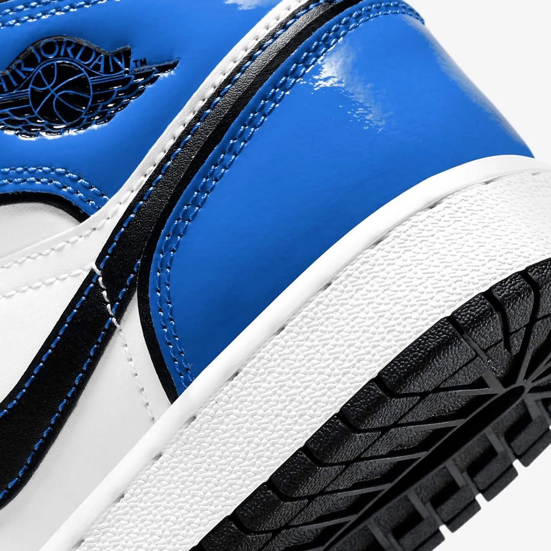 Air Jordan 1 Mid SE “Signal Blue”